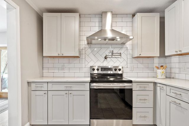 78 Essex Street, Middleton, MA 01949