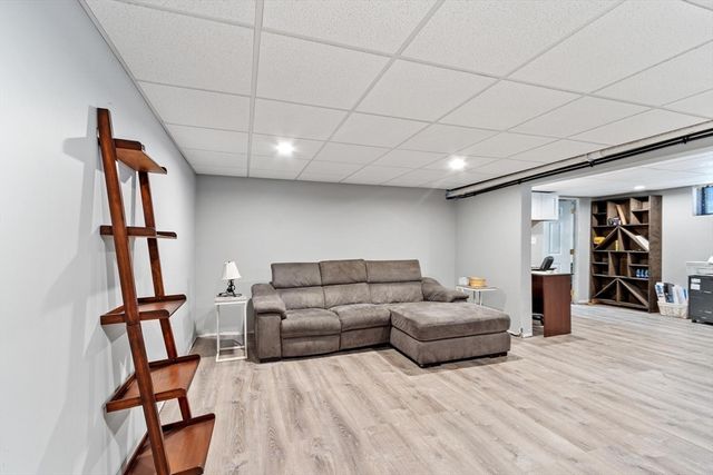 78 Essex Street, Middleton, MA 01949