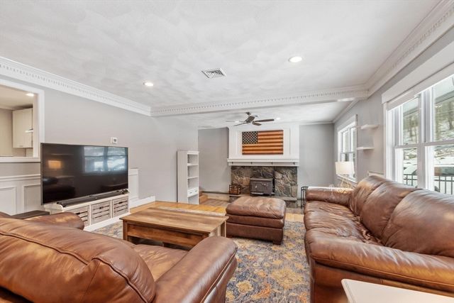 78 Essex Street, Middleton, MA 01949