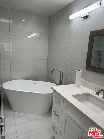 11970 Montana Avenue 312, Los Angeles, CA 90049