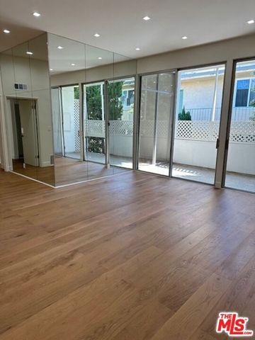 11970 Montana Avenue 312, Los Angeles, CA 90049