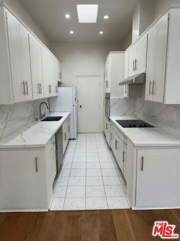 11970 Montana Avenue 312, Los Angeles, CA 90049