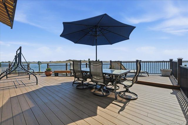 648 Nassau Avenue, Freeport, NY 11520