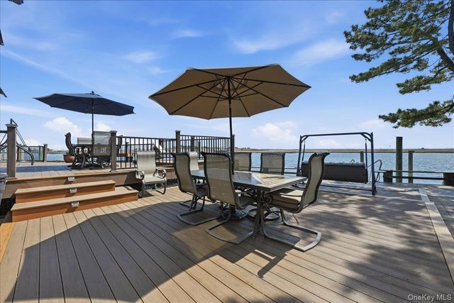 648 Nassau Avenue, Freeport, NY 11520
