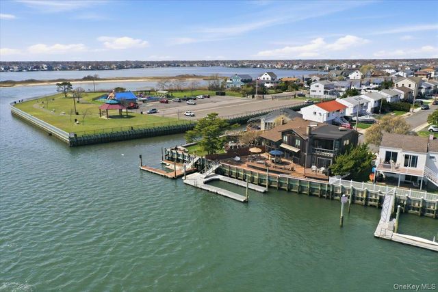 648 Nassau Avenue, Freeport, NY 11520
