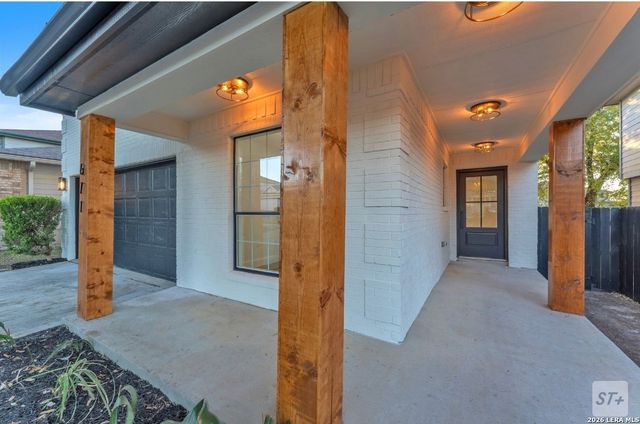 671 Lynx Mountain, San Antonio, TX 78251