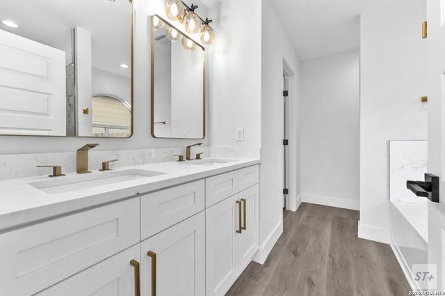 671 Lynx Mountain, San Antonio, TX 78251