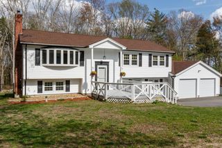 11 Mathew Drive, Merrimack, NH 03054