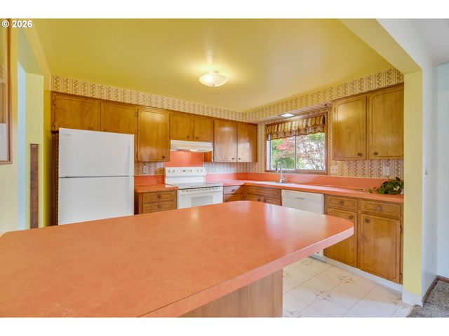 14335 Ne ALTON Ct, Portland, OR 97230