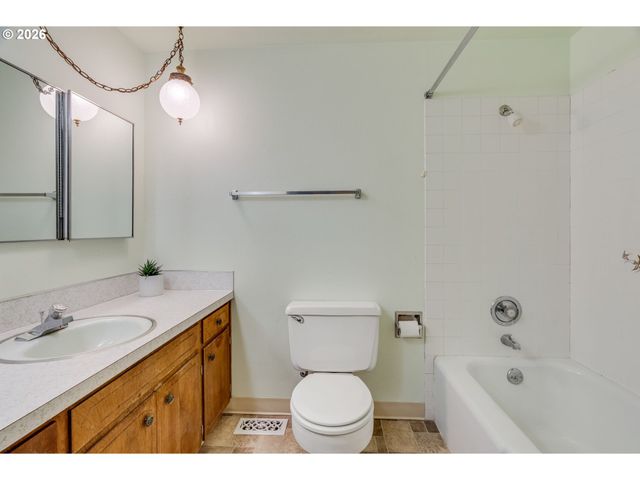 14335 Ne ALTON Ct, Portland, OR 97230