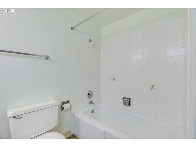 14335 Ne ALTON Ct, Portland, OR 97230