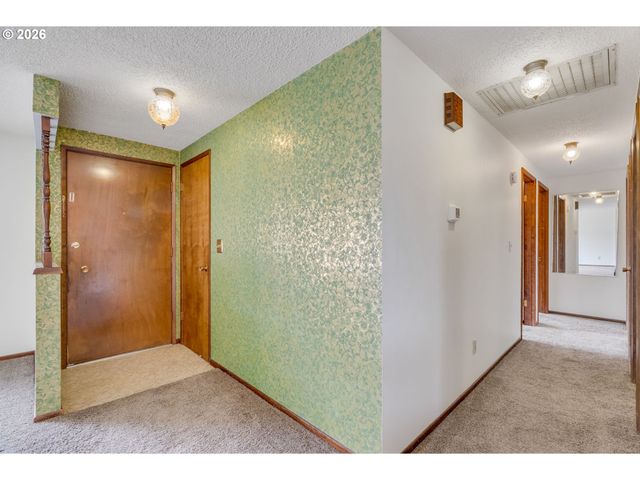14335 Ne ALTON Ct, Portland, OR 97230