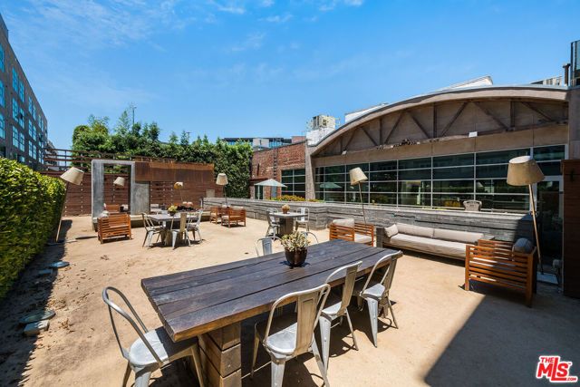 527 Molino Street 206, Los Angeles, CA 90013