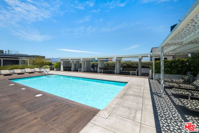 527 Molino Street 206, Los Angeles, CA 90013