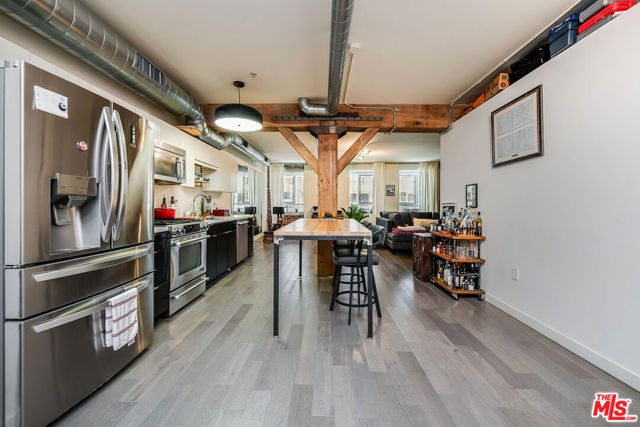 527 Molino Street 206, Los Angeles, CA 90013