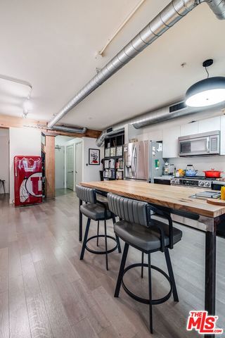 527 Molino Street 206, Los Angeles, CA 90013