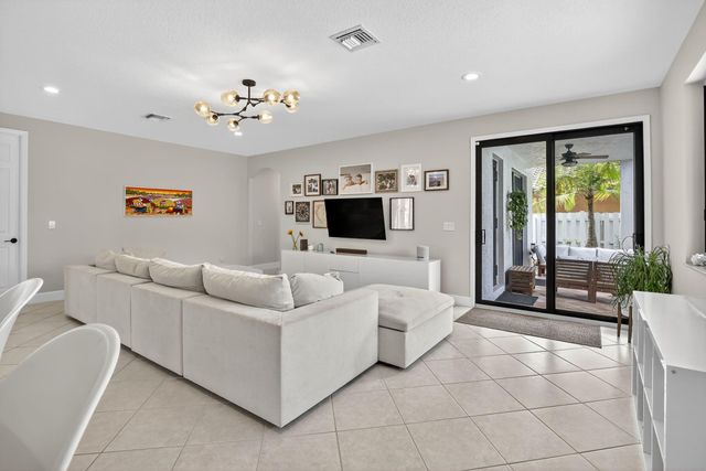 14501 SW 39th St, Miramar, FL 33027