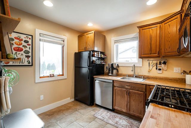 607 S Oak Park COURT, Milwaukee, WI 53214