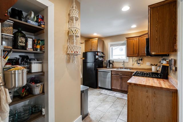 607 S Oak Park COURT, Milwaukee, WI 53214