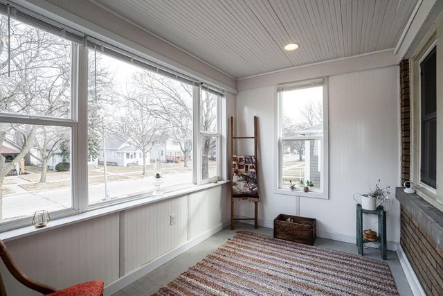 607 S Oak Park COURT, Milwaukee, WI 53214