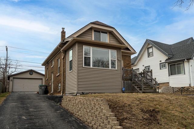 607 S Oak Park COURT, Milwaukee, WI 53214