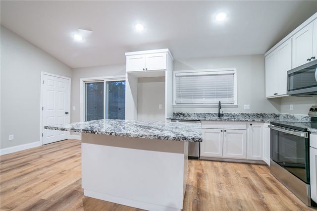 1647 E Carolyn Drive, Fayetteville, AR 72701