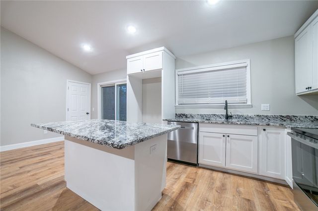 1647 E Carolyn Drive, Fayetteville, AR 72701