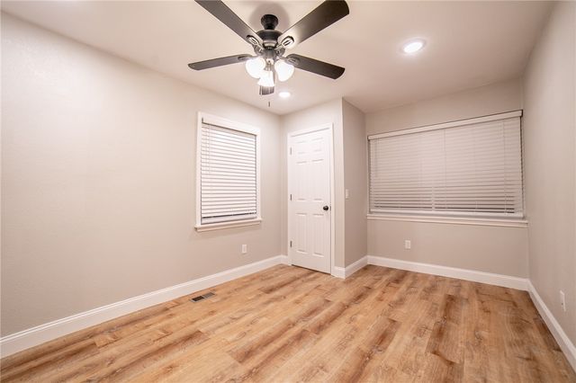 1647 E Carolyn Drive, Fayetteville, AR 72701