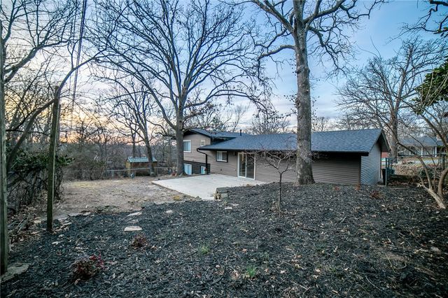 1647 E Carolyn Drive, Fayetteville, AR 72701