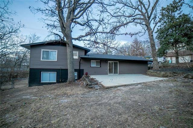 1647 E Carolyn Drive, Fayetteville, AR 72701