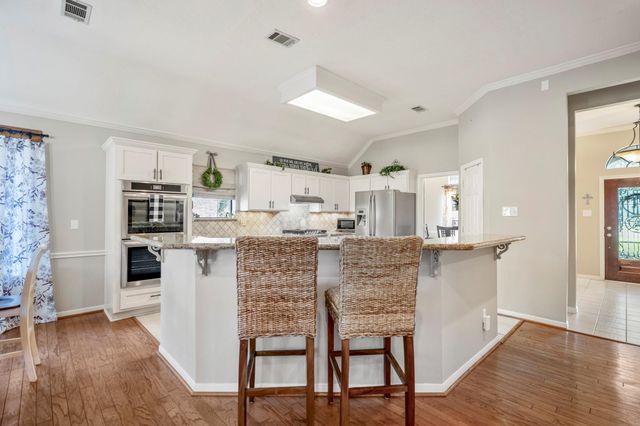 812 Woodland Lane, Conroe, TX 77302