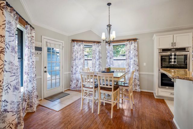 812 Woodland Lane, Conroe, TX 77302