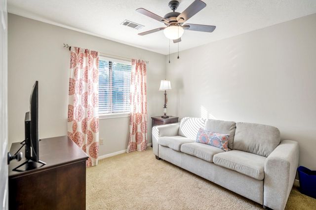 812 Woodland Lane, Conroe, TX 77302