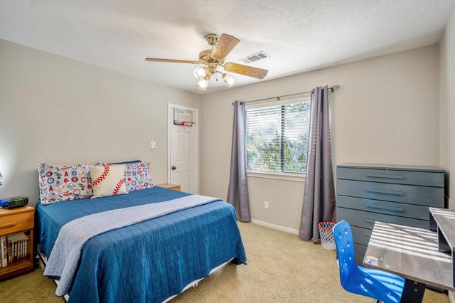 812 Woodland Lane, Conroe, TX 77302