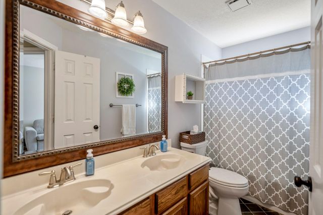 812 Woodland Lane, Conroe, TX 77302