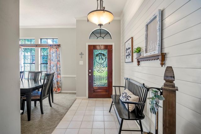 812 Woodland Lane, Conroe, TX 77302