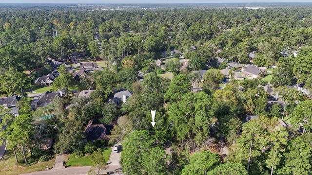812 Woodland Lane, Conroe, TX 77302
