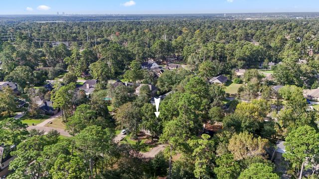 812 Woodland Lane, Conroe, TX 77302