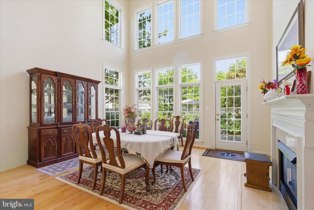 Image 18 of property listing at 712 COYBAY DR, Annapolis, MD 21401