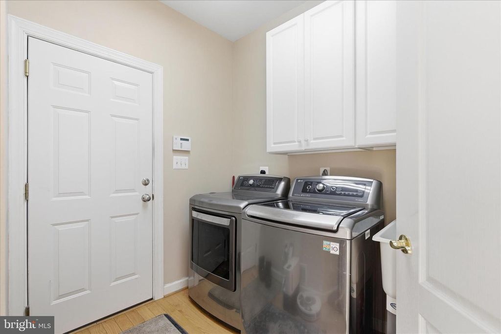 Image 19 of property listing at 712 COYBAY DR, Annapolis, MD 21401