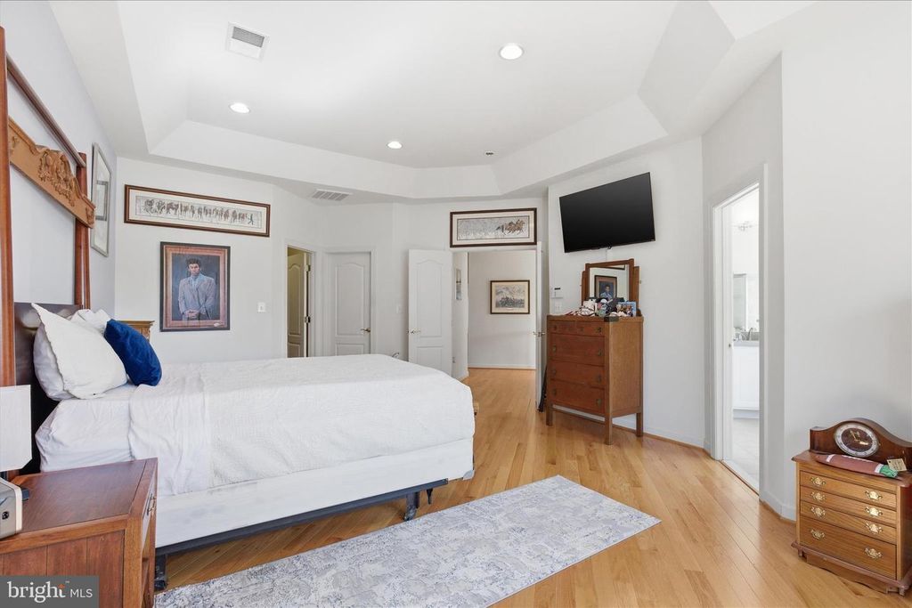 Image 27 of property listing at 712 COYBAY DR, Annapolis, MD 21401