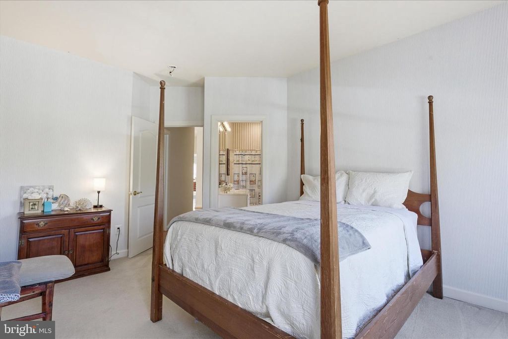 Image 37 of property listing at 712 COYBAY DR, Annapolis, MD 21401