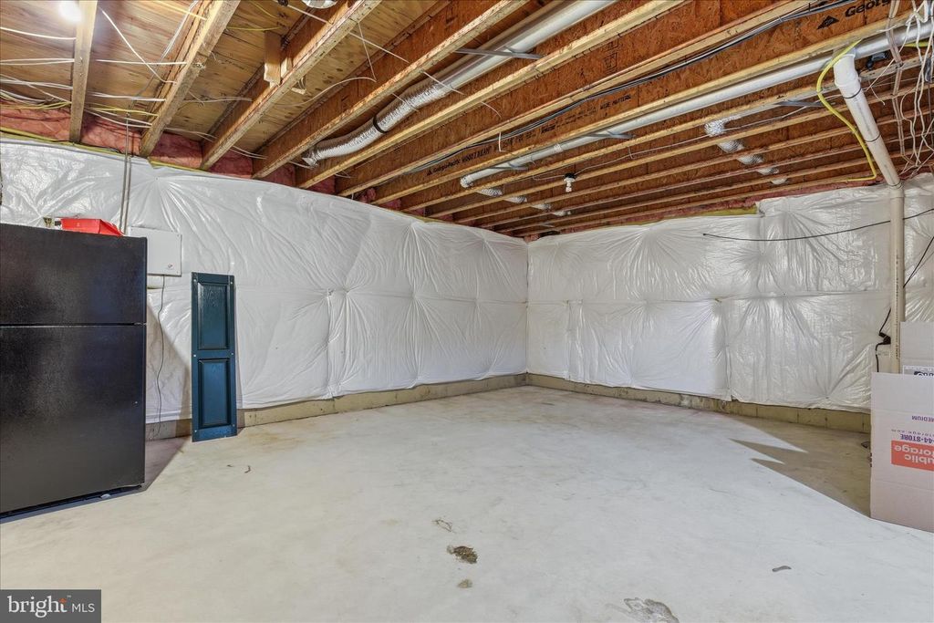Image 43 of property listing at 712 COYBAY DR, Annapolis, MD 21401
