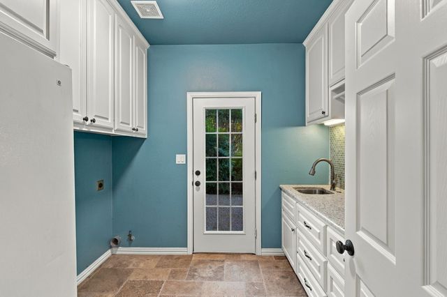 303 Highland Court, Double Oak, TX 75077