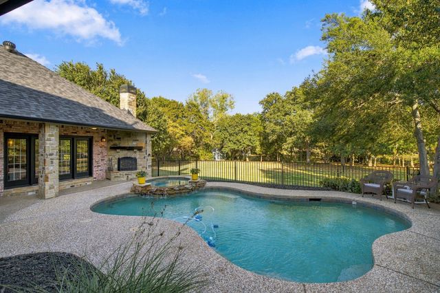 303 Highland Court, Double Oak, TX 75077
