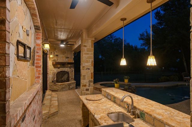 303 Highland Court, Double Oak, TX 75077