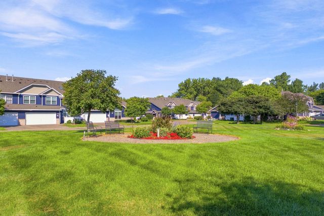 410 Hickory Lane N, Oakdale, MN 55128