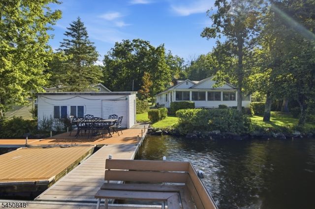 25 Cottage Ave, Frankford Twp., NJ 07860
