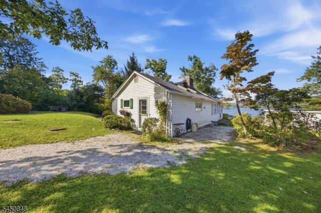 25 Cottage Ave, Frankford Twp., NJ 07860