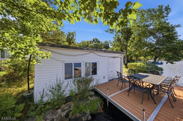 25 Cottage Ave, Frankford Twp., NJ 07860